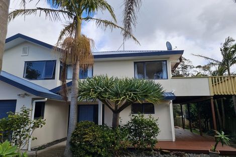 Photo of property in 99 Wade River Road, Stanmore Bay, Whangaparaoa, 0932