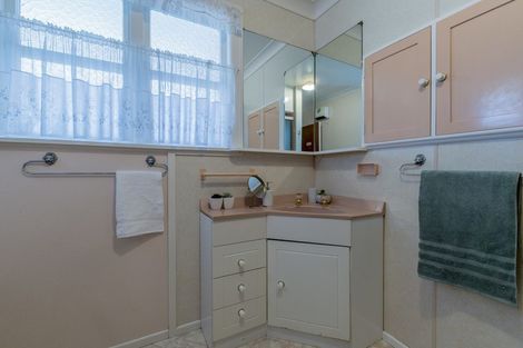 Photo of property in 611 Queen Street East, Levin, 5510