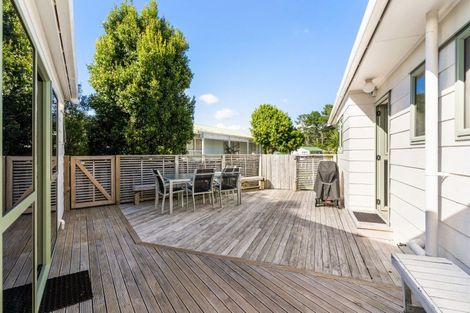 Photo of property in 135 Mayfair Avenue, Whangamata, 3620