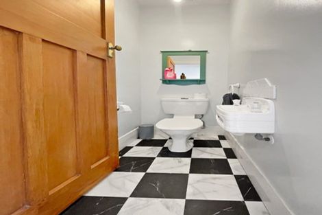 Photo of property in 25 Chamberlain Road, Karori, Wellington, 6012