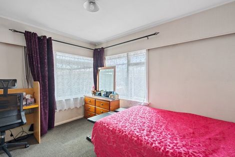 Photo of property in 205 Main North Road, Redwood, Christchurch, 8051
