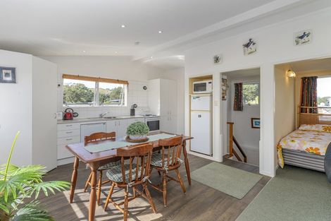 Photo of property in 20 Hardy Place, Cooks Beach, Whitianga, 3591