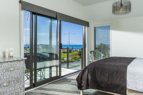 Photo of property in 24 Te Oneroa Way, Long Bay, Auckland, 0630