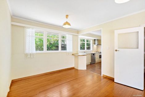 Photo of property in 16a Selwyn Road, Cockle Bay, Auckland, 2014