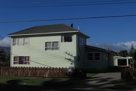 Photo of property in 98 Field Way, Waikanae Beach, Waikanae, 5036