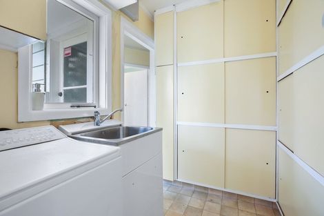 Photo of property in 62 Mount View Road, Melville, Hamilton, 3206