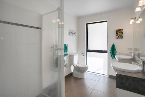 Photo of property in 108 Waitotara Drive, Waipapa, 0230