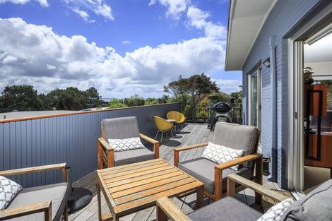 Photo of property in 3/100 Aberdeen Road, Campbells Bay, Auckland, 0620