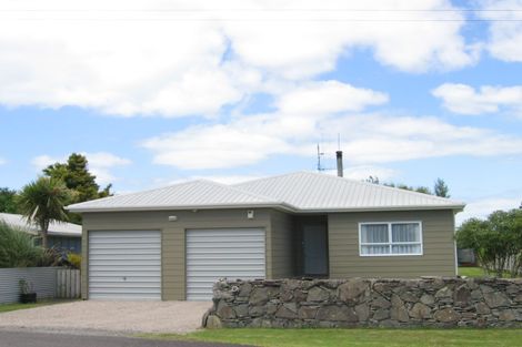 Photo of property in 1 Edwards Street, Waihi Beach, 3611