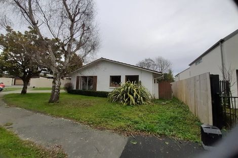 Photo of property in 28 Newbridge Place, Ilam, Christchurch, 8041