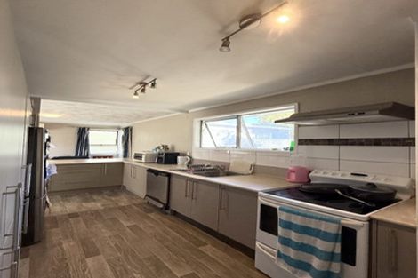 Photo of property in 31 Preston Avenue, Henderson, Auckland, 0610