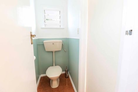 Photo of property in 5 Woodstock Place, Hokowhitu, Palmerston North, 4410