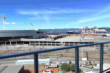 Photo of property in Endeavour Apartments, 4/125 Thorndon Quay, Pipitea, Wellington, 6011