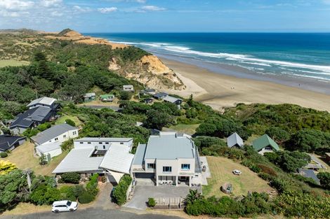 Photo of property in 20 Coates Avenue, Baylys Beach, Dargaville, 0377