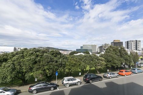 Photo of property in The Villas, 7/33 Hobson Street, Thorndon, Wellington, 6011