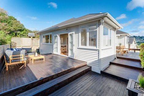 Photo of property in 23 Lucknow Terrace, Khandallah, Wellington, 6035