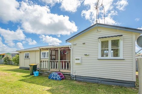 Photo of property in 12a Hokio Beach Road, Levin, 5510