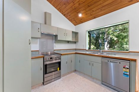 Photo of property in 2/18 Fernwood Grove, Bayview, Auckland, 0629