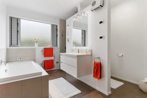 Photo of property in 16 Holyoake Terrace, Omokoroa, 3114