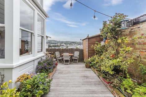 Photo of property in 51 Scarborough Terrace, Mount Victoria, Wellington, 6011