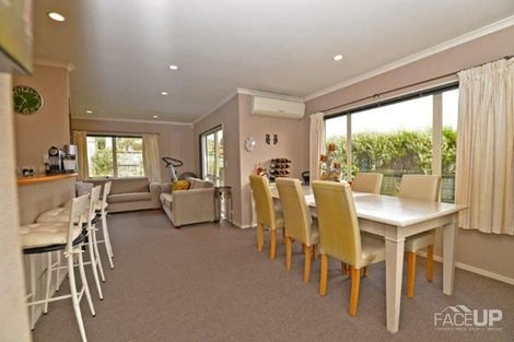 Photo of property in 33 Rush Creek Drive, Westgate, Auckland, 0614