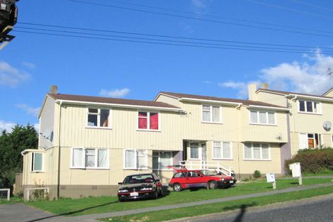 Photo of property in 63 Sievers Grove, Cannons Creek, Porirua, 5024