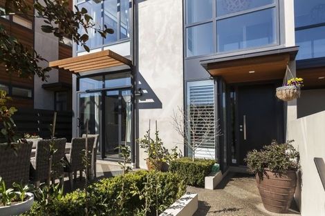 Photo of property in 2/2a Dorset Street, Christchurch Central, Christchurch, 8013