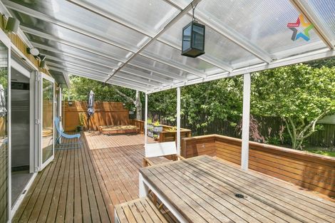 Photo of property in 22 Homedale Road, Wainuiomata, Lower Hutt, 5014