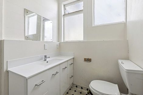 Photo of property in 195 The Terrace, Wellington Central, Wellington, 6011