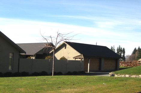 Photo of property in 4 Foxglove Heights, Wanaka, 9305