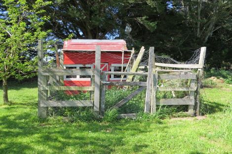 Photo of property in 16 Dalefield Road, Carterton, 5713