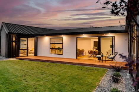 Photo of property in 2 Ferbane Way, Halswell, Christchurch, 8025