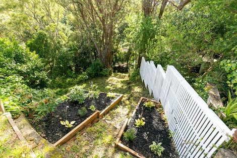 Photo of property in 16 Rodney Street, Northland, Wellington, 6012