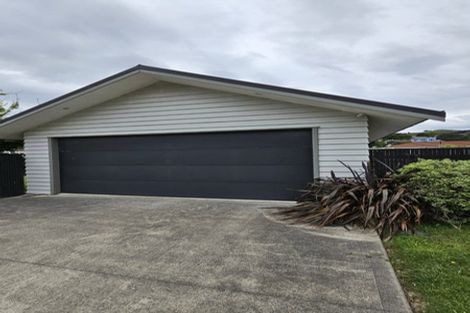 Photo of property in 28 Beauchamp Street, Tawa, Wellington, 5028