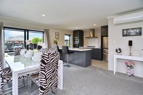 Photo of property in 3 Orewa Close, Parklands, Christchurch, 8083