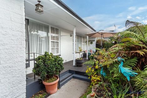 Photo of property in 11 Straven Road, Riccarton, Christchurch, 8011