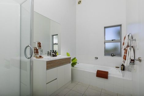 Photo of property in 21/40 Scarlet Oak Drive, Schnapper Rock, Auckland, 0632