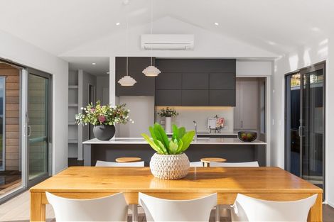 Photo of property in 8 The Heights Avenue, Wanaka, 9305