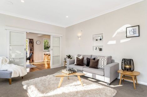 Photo of property in 23 Lucknow Terrace, Khandallah, Wellington, 6035