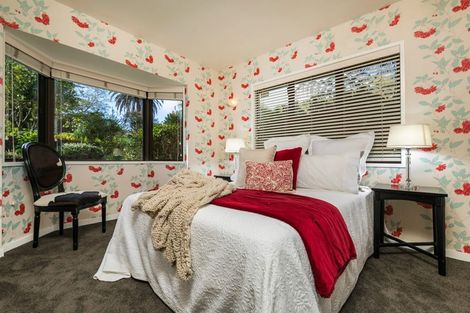 Photo of property in 1 The Knoll, Greenhithe, Auckland, 0632