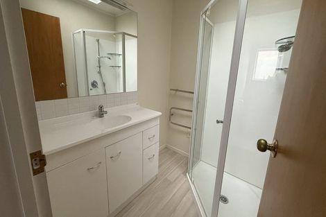 Photo of property in 3/74 West Coast Road, Glen Eden, Auckland, 0602