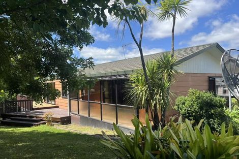 Photo of property in 110 Bradbury Road, Botany Downs, Auckland, 2010