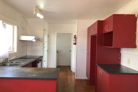 Photo of property in 64 Smythe Road, Henderson, Auckland, 0612