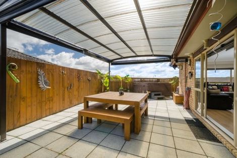 Photo of property in 21 Richfield Crescent, Westgate, Auckland, 0614