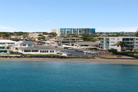 Photo of property in 1/60 Milford Road, Milford, Auckland, 0620