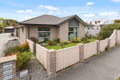 Photo of property in 33a Wilsons Road South, Saint Martins, Christchurch, 8022