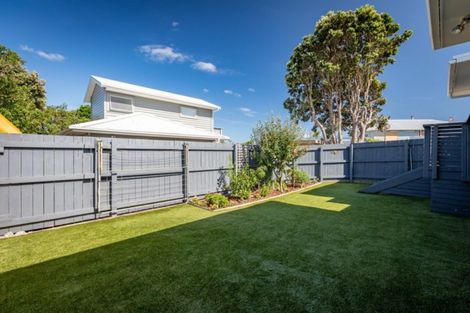 Photo of property in 2 Kapiti Crescent, Titahi Bay, Porirua, 5022