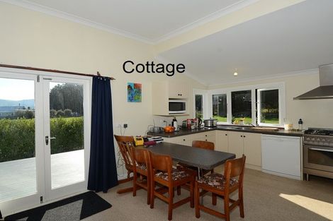 Photo of property in 16 Dalefield Road, Carterton, 5713