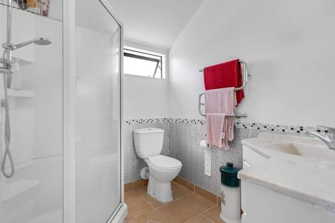 Photo of property in 8 Chardonnay Rise, Henderson, Auckland, 0612