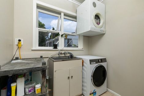 Photo of property in 13b Humphrey Kemp Avenue, Henderson, Auckland, 0612
